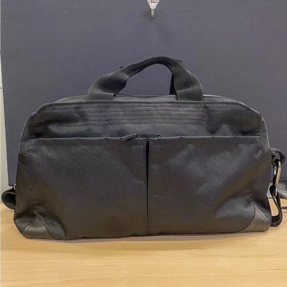 Pakt One v1 Travel Bag (Black 35L)